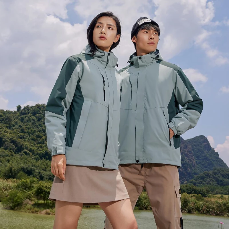 Hiking Jackets for Cold Weather: Essential Gear for the Great Outdoors